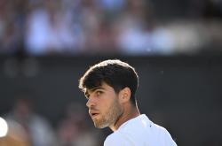 英雄联盟总决赛直播-关于法网碾压温网，阿尔卡拉斯统治全场的信息