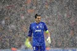 英雄联盟总决赛时间-鏖战加时！火箭险胜新疆队，霍勒迪关键时刻连中关键三分独揽38分