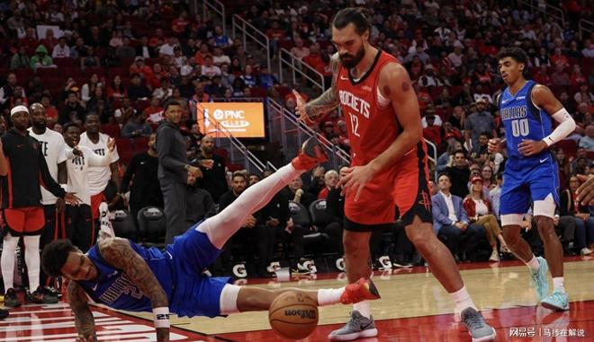 广东队力克火箭，麦科勒姆关键制胜